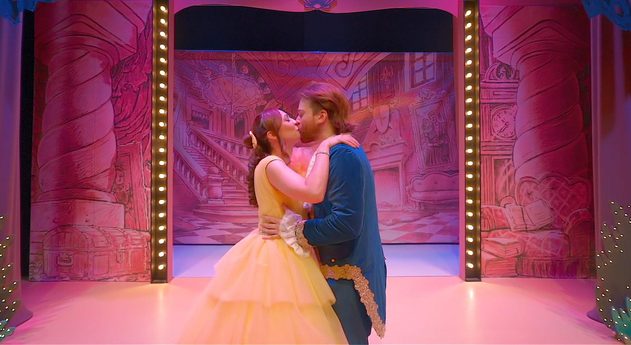 vídeo promocional peça A Bela e o Monstro Teatro Esfera